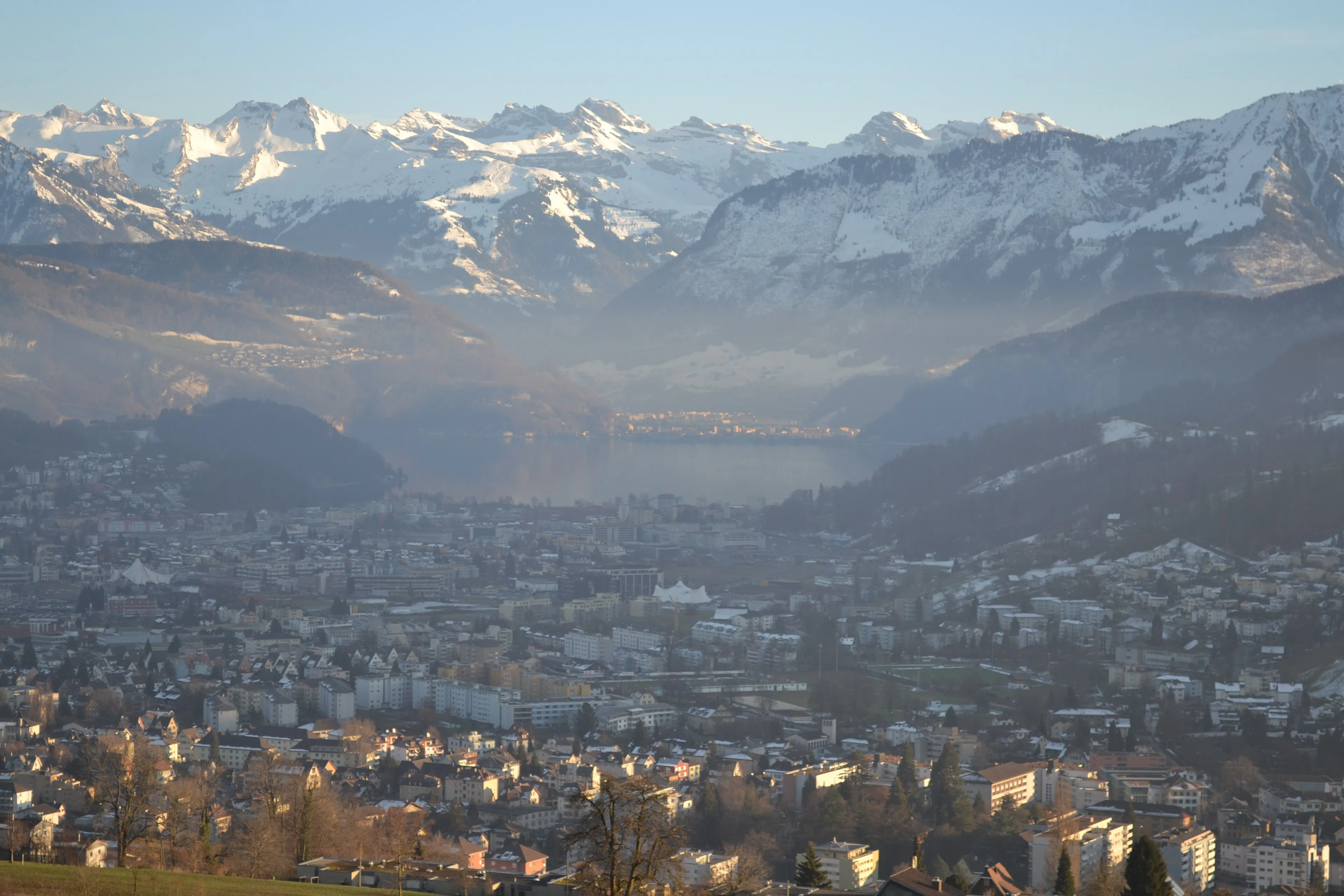 Horw von Norden mit Vierwaldstättersee und Alpen