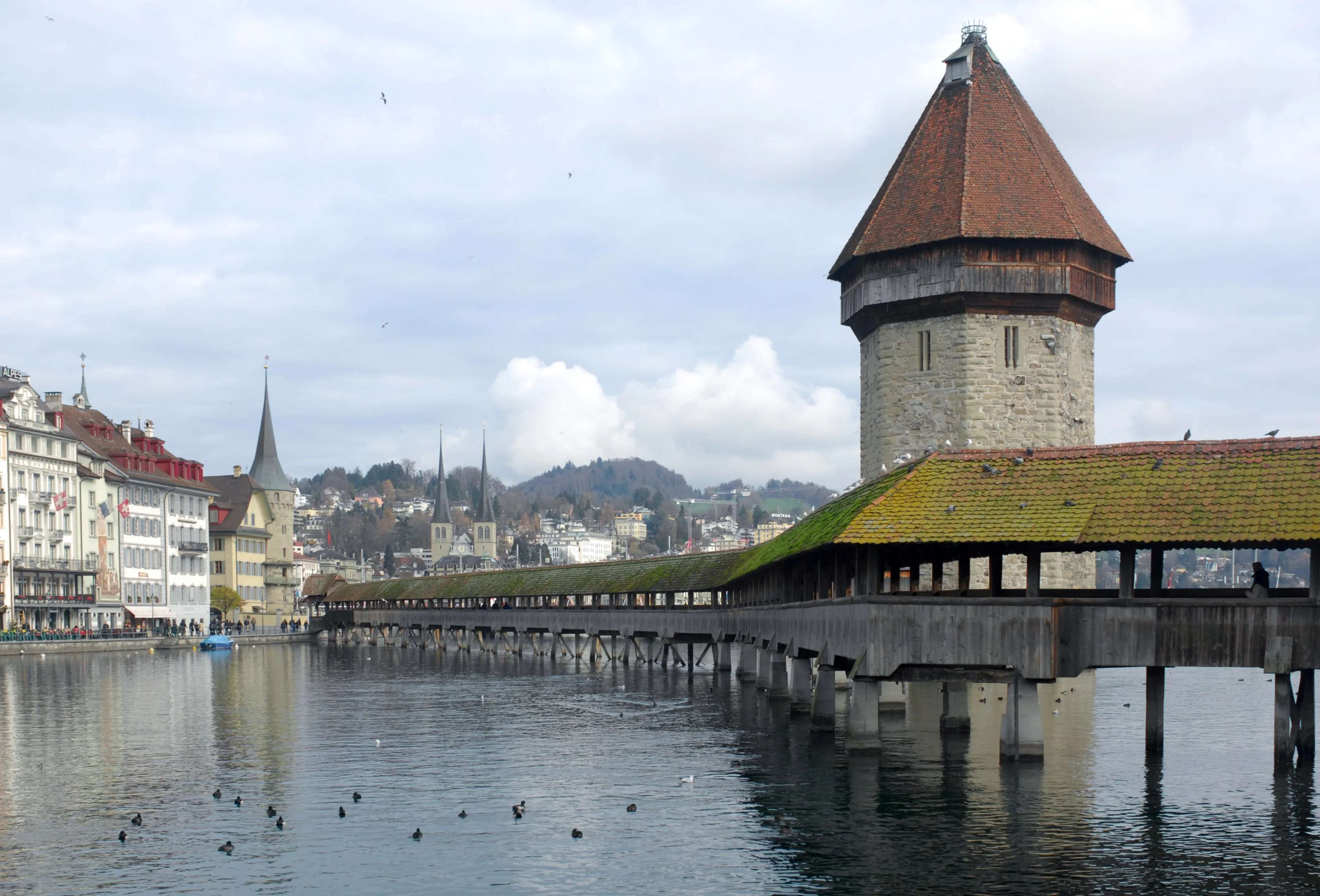 Kapellbrücke und Wasserturm in Luzern