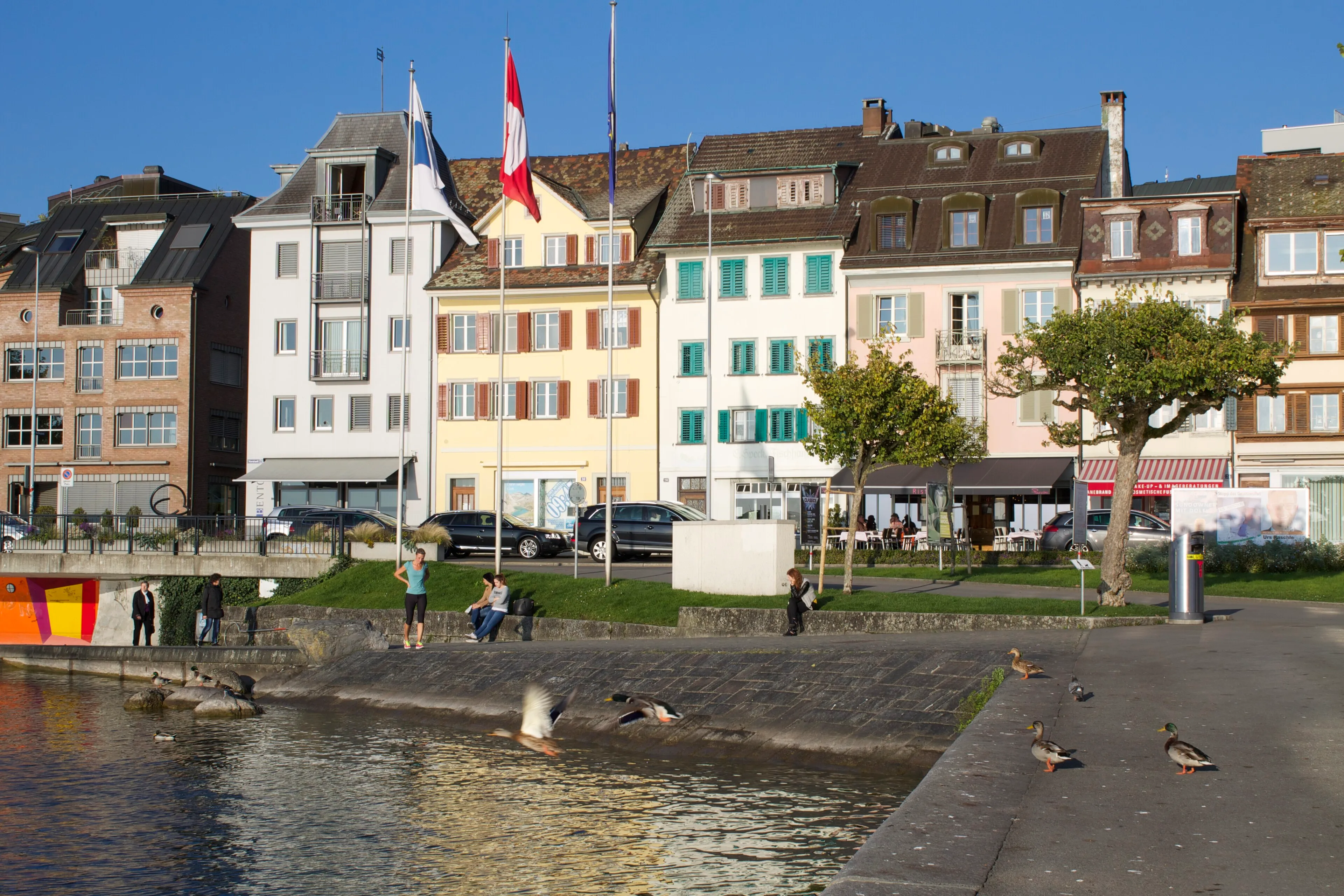 Häuser am Seeufer der Zuger Altstadt